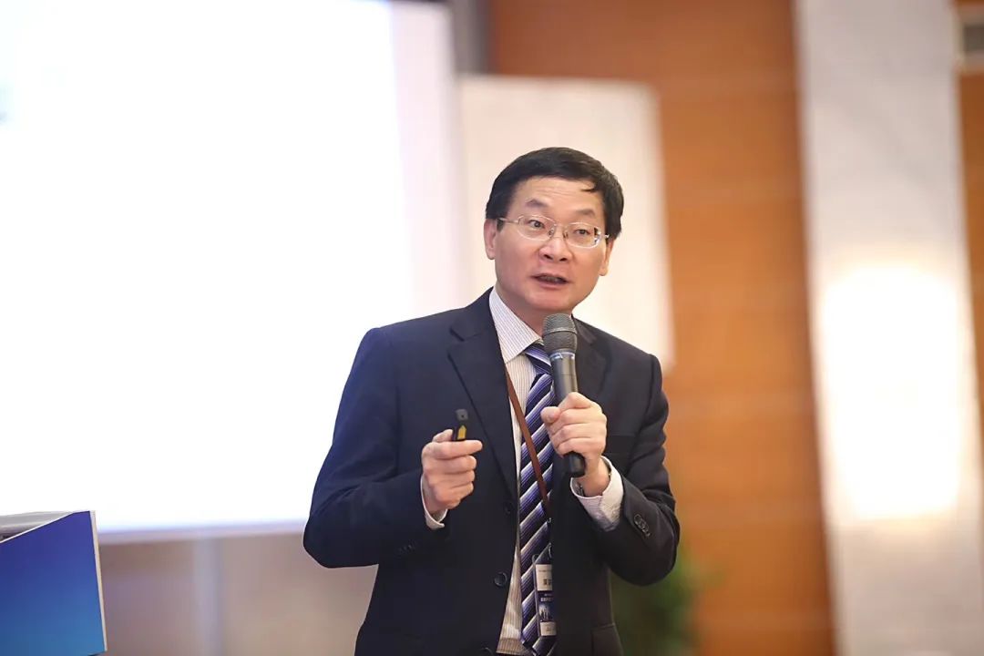 盛松成：孤立地讨论「投资」还是「消费」拉动经济增长，其实是个伪命题