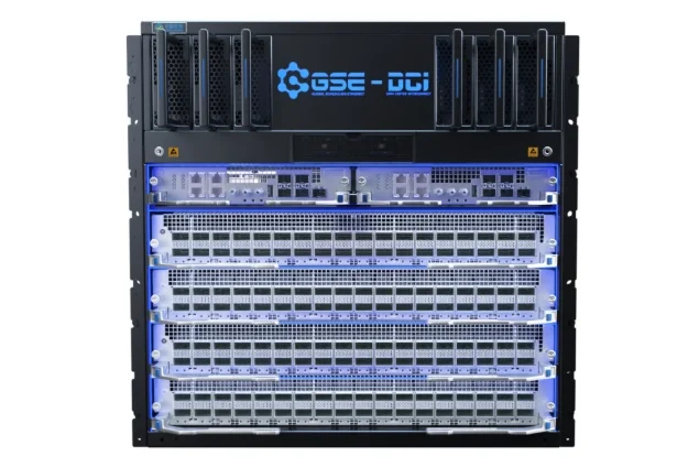 中国移动 MWC 2026 发布全球首台超百 T 智算互联路由器样机，吞吐量达 115.2Tbps