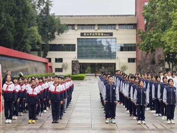 铭记历史的空洞还是深层的觉醒？一场党团队育人活动的深度复盘 教育招生