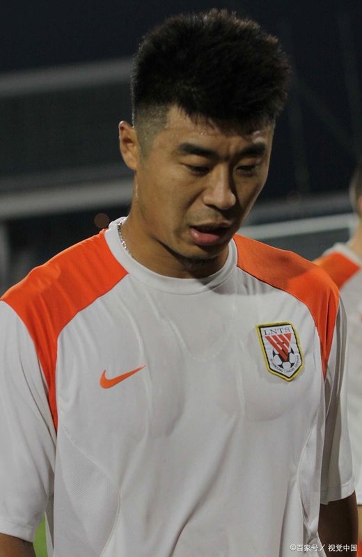 泰山赛前训练的"消失的他们"：轮换困局与阵容深度的战术解析 体育新闻