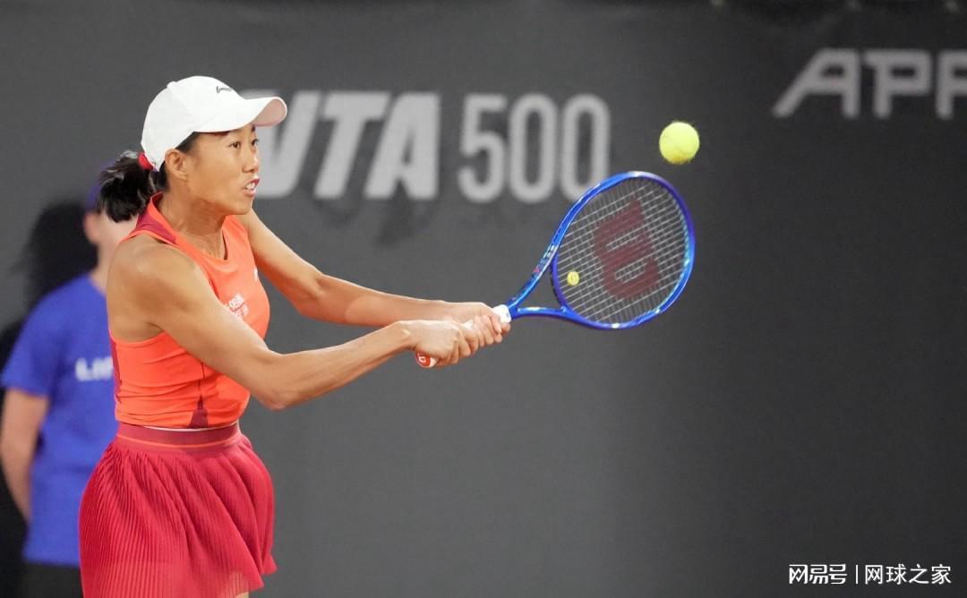  【技术深度】张帅林茨折戟：行李延误背后的训练断层与红土适应难题 体育新闻