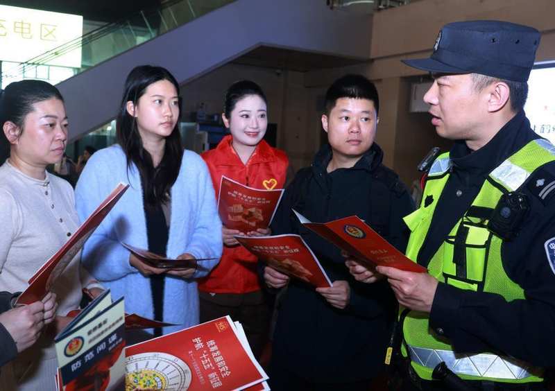  守护国门的平凡人生：那些选择站出来的人们 情感心理