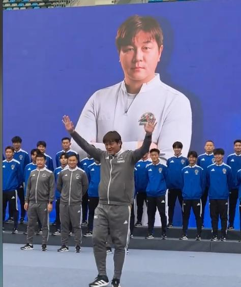  三套房换儿子抚养权：一个父亲的12年自我修复 情感心理 三套房换儿子抚养权：一个父亲的12年自我修复 情感心理